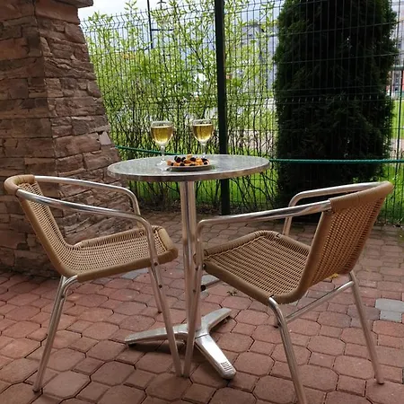 Elizabeth Apartment *