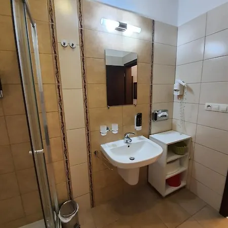 Elizabeth * Bešeňová