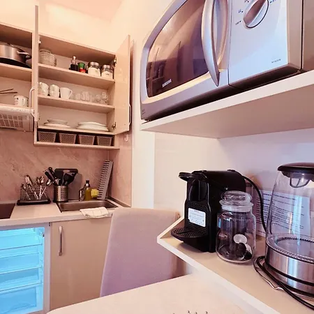 Elizabeth Bešeňová